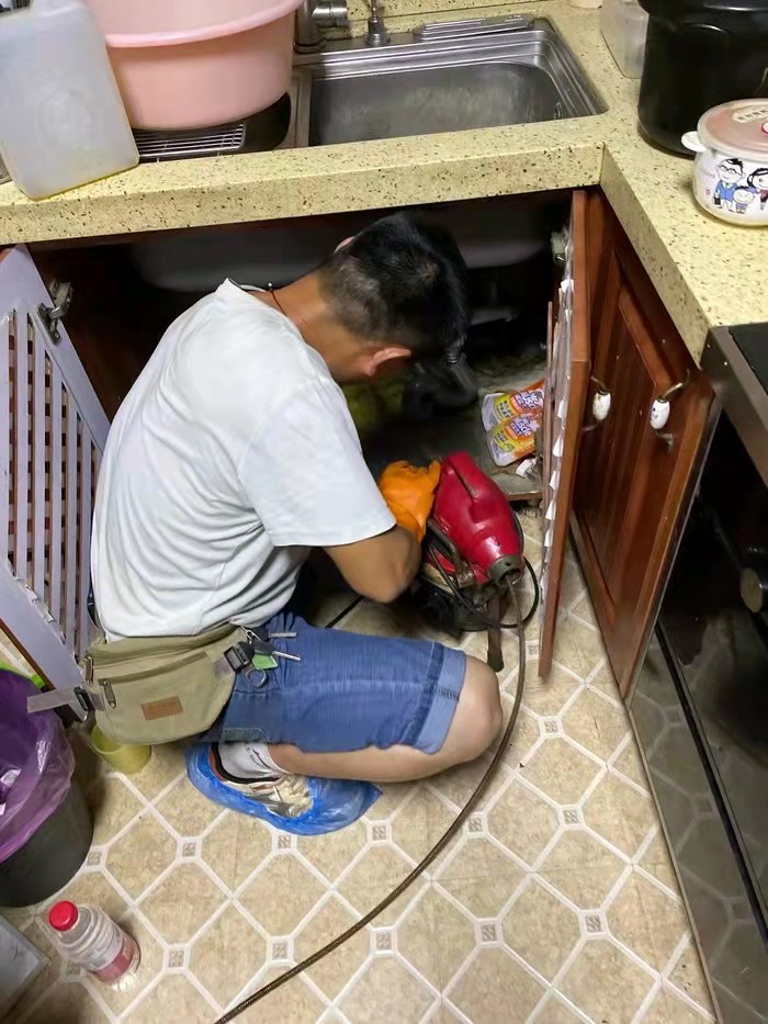 卢龙通下水道