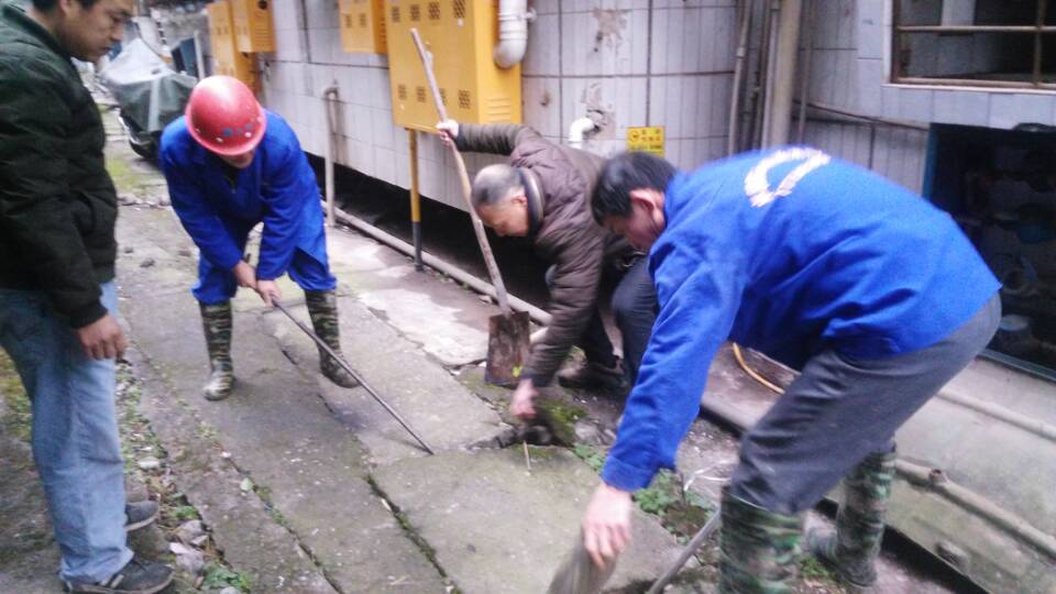 卢龙清掏化粪池、管道疏通一站式服务<高效><技术><可靠>